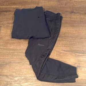 Nike Sweatshirt & Sweatpants Set